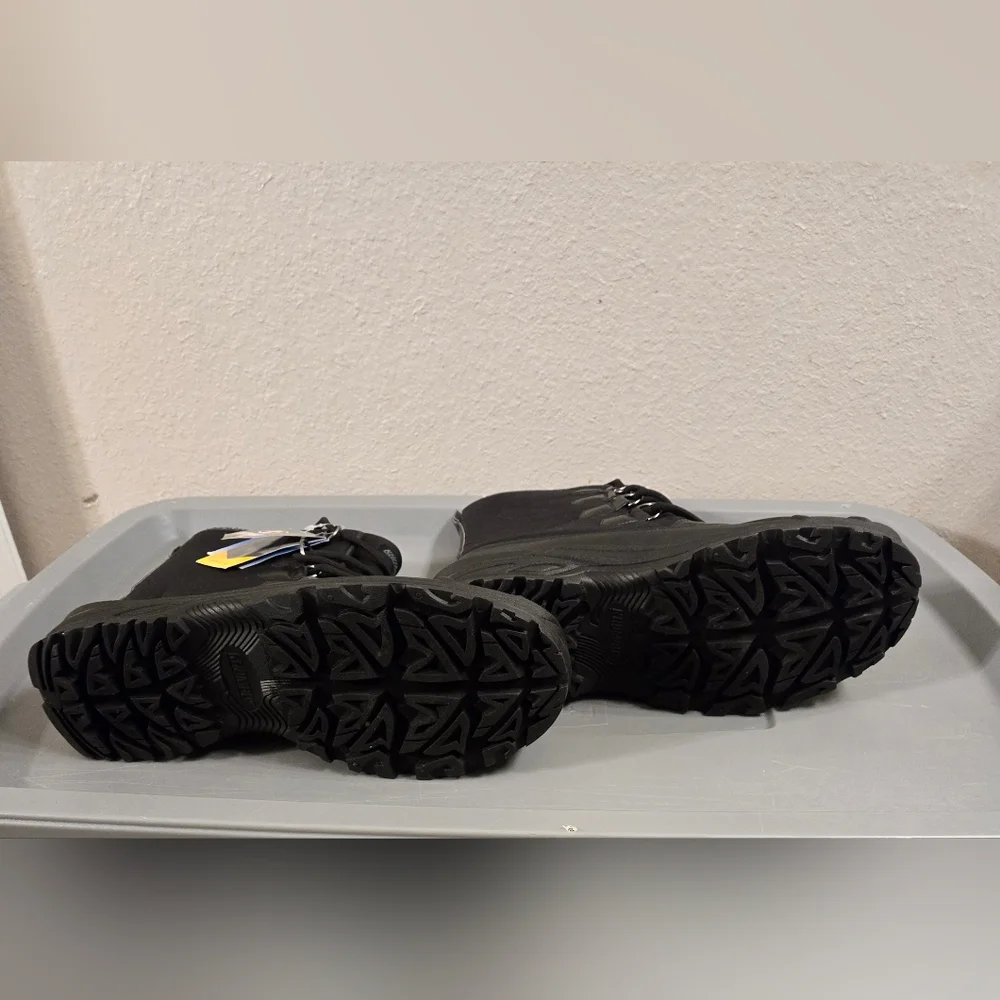 Brand New Men's KHOMBU Boots
